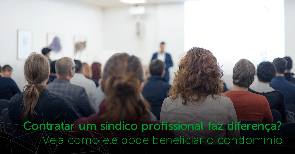 intelbras - sindico profissional - pessoas em uma reunião de condominio