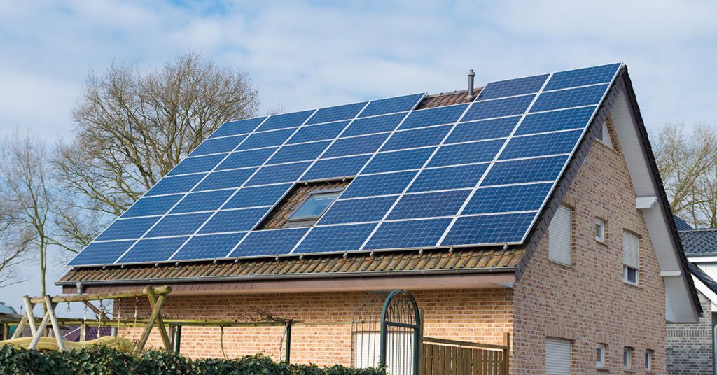 Vantagens de usar energia solar com a Intelbras