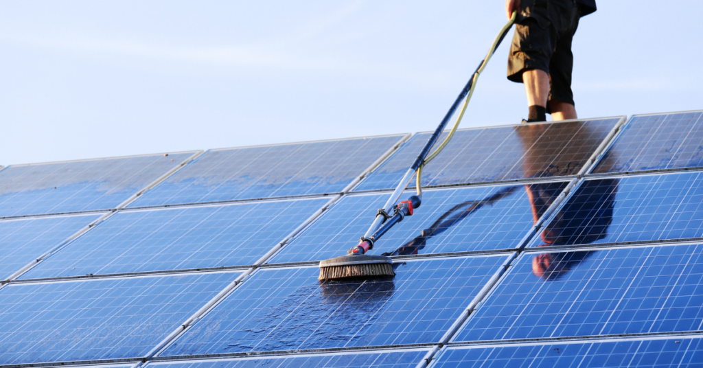 Limpeza de Placa Solar - por que fazer e como garantir máxima eficiência (1)